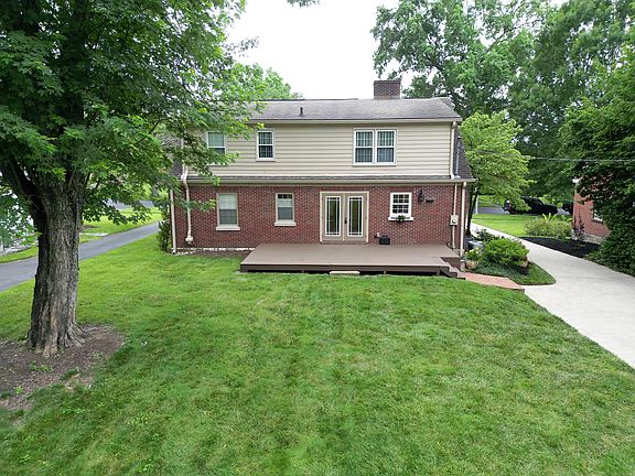 3rd image of 147 Jesselin Dr