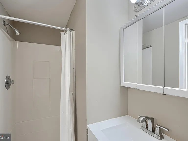 2332 Darby Ct — Photo 21