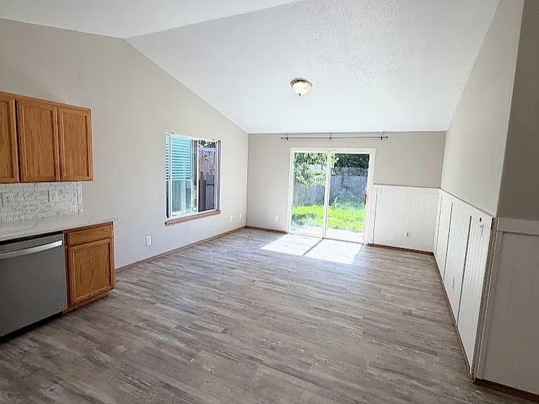 5188 Perry St NE — Photo 8