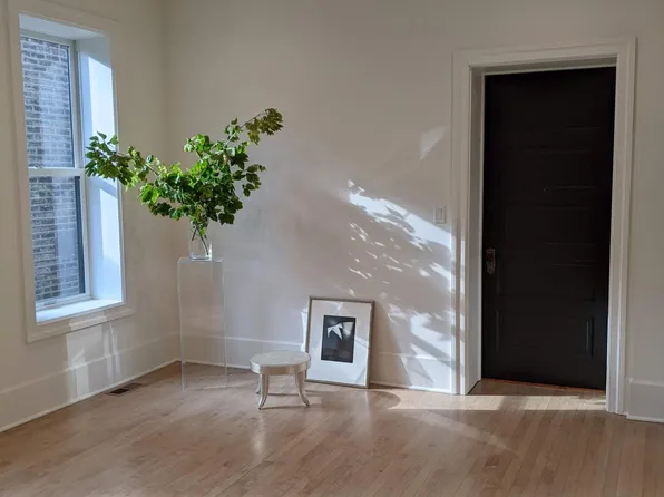 2225 W Thomas St #1R, Chicago, IL 60622