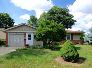 20 Evergreen St, Elk Grove Village, IL 60007