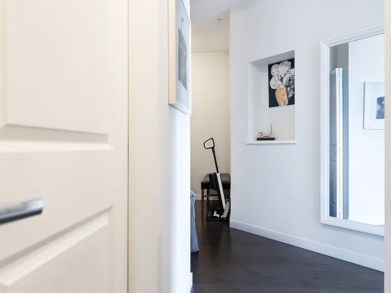 9877 University Cres #412 — Photo 9
