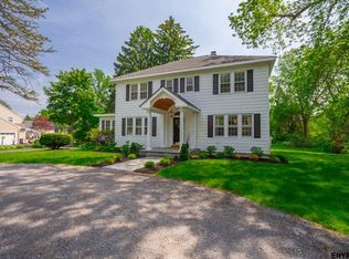 2122 Rosendale Rd, Niskayuna, NY 12309