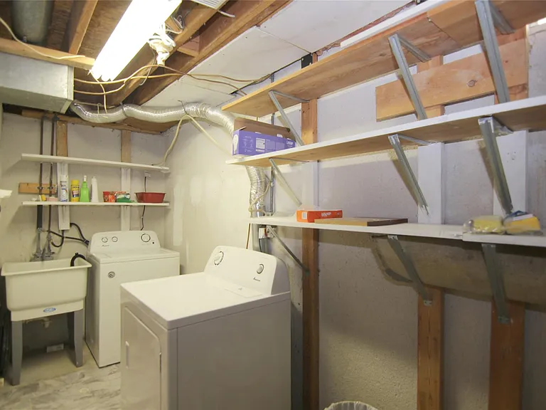 5590 Greenbriar Dr — Photo 35