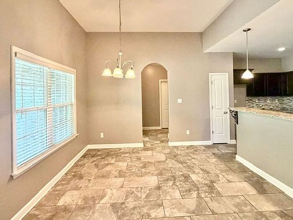 5th image of 4426 Davall Cir