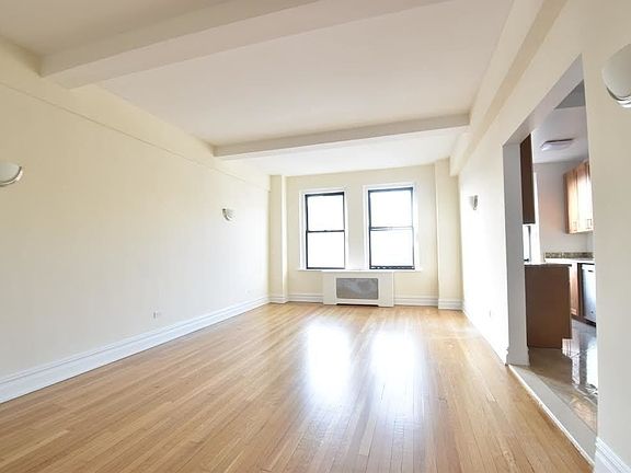 2nd image of 225 W 106th St APT 10L