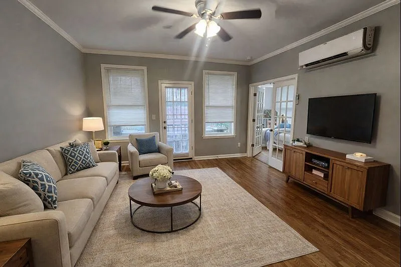 Overton Place — Photo 1