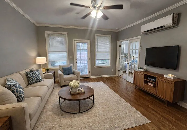 Overton Place — Photo 1