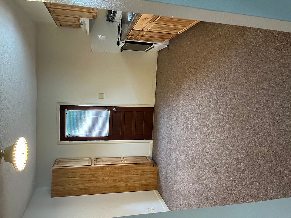 2nd image of 102 W Hamilton St