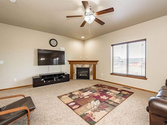 5th image of 1332 Whipple Ct