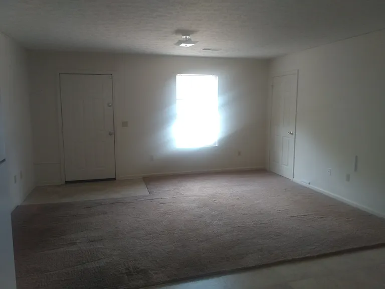 660 Westport Rd — Photo 3