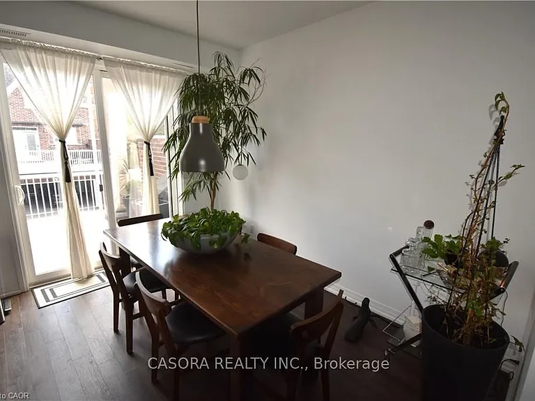 2362 New St #5 — Photo 8