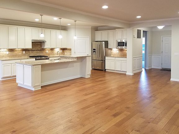 5th image of 9204 Pine Valley Dr