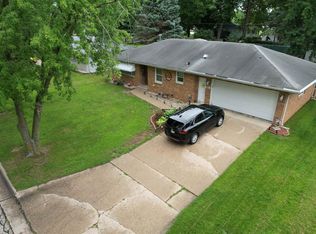 1601 Sun Valley Dr, Beloit, WI 53511