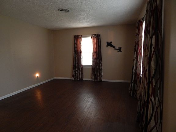 4th image of 4716 Burkhardt Ave