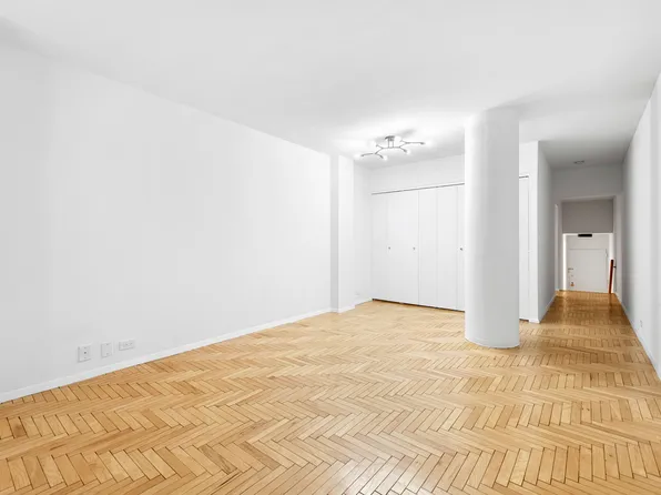 106 Central Park South image 4 of 11