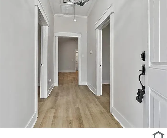 8 Long St — Photo 3