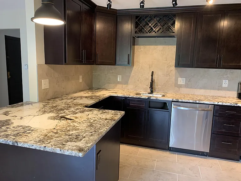 7250-7272 Beacon Hill Dr — Photo 1