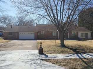 1441 Larkin Williams Rd, Fenton, MO 63026