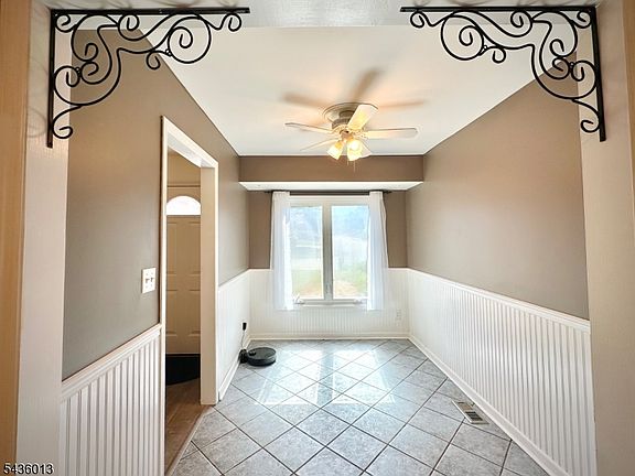 2nd image of 4 Peach Court
