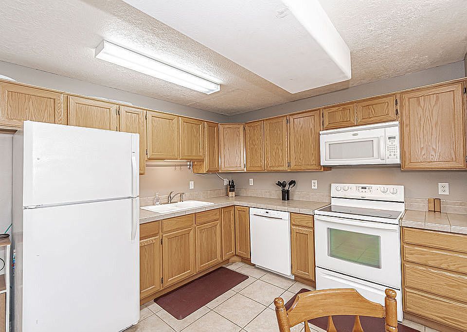 1st image of 613 Valinda Ln