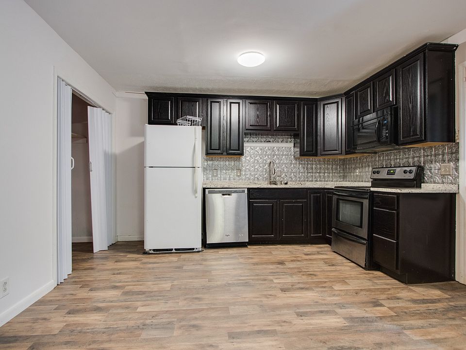 1st image of 3137 E Lake Dr
