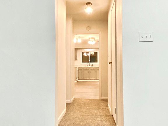4th image of 323 Warren Ave