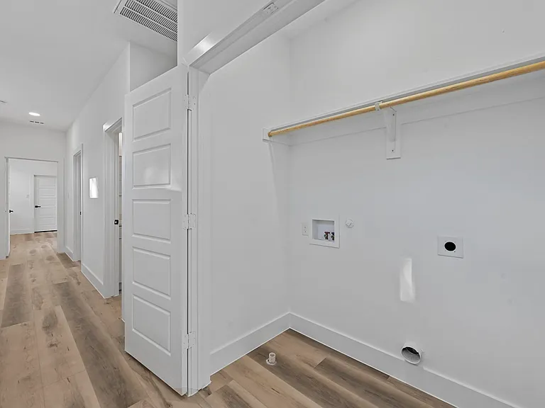 2413 Easley St — Photo 18
