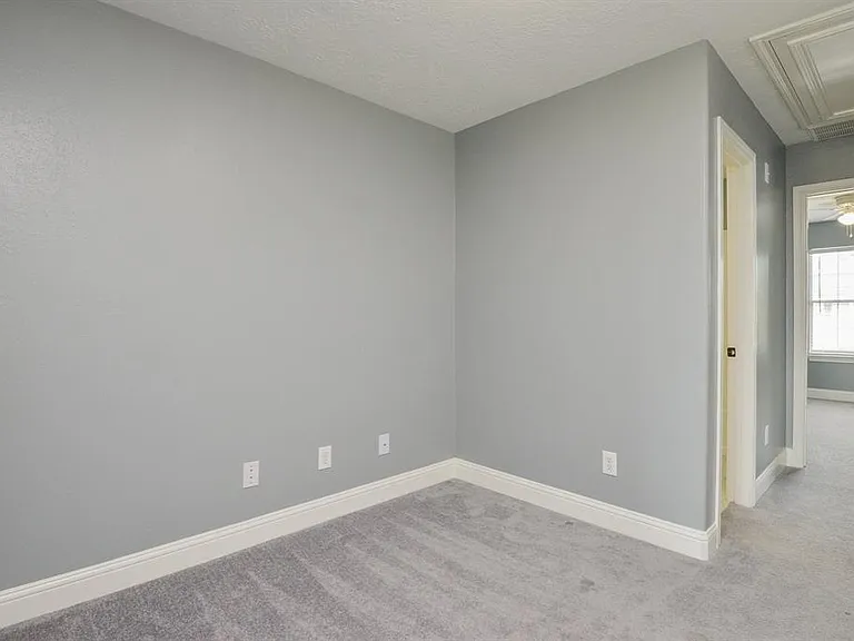 8755 Thistlemoor Ln — Photo 7