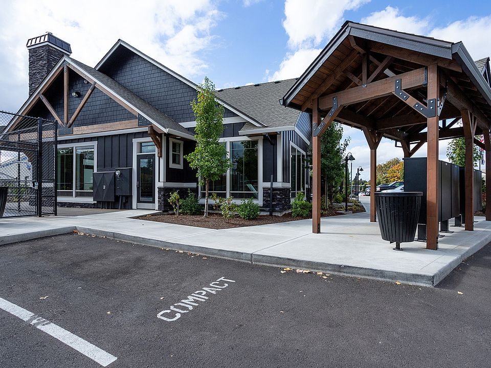 Silverplace Apartments 329 Fossholm St NE Silverton OR Zillow