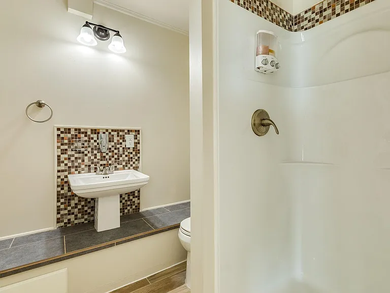805 Seashell Dr — Photo 17