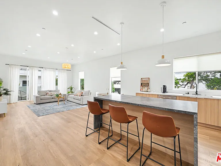 1907 S Corning St #1 — Photo 14