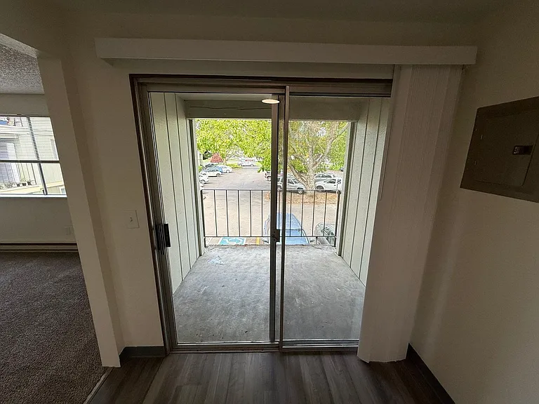 Ashwood Apartments — Photo 20