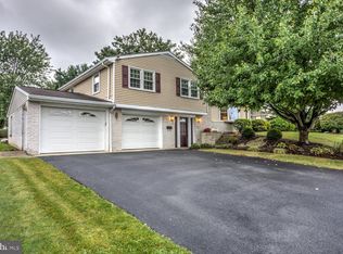 328 E Conestoga St, New Holland, PA 17557