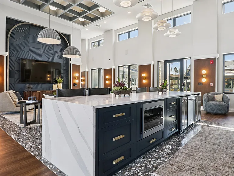 The Liliana Apartment Homes — Photo 14