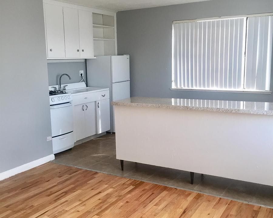 2nd image of 1010 Corona St APT 102