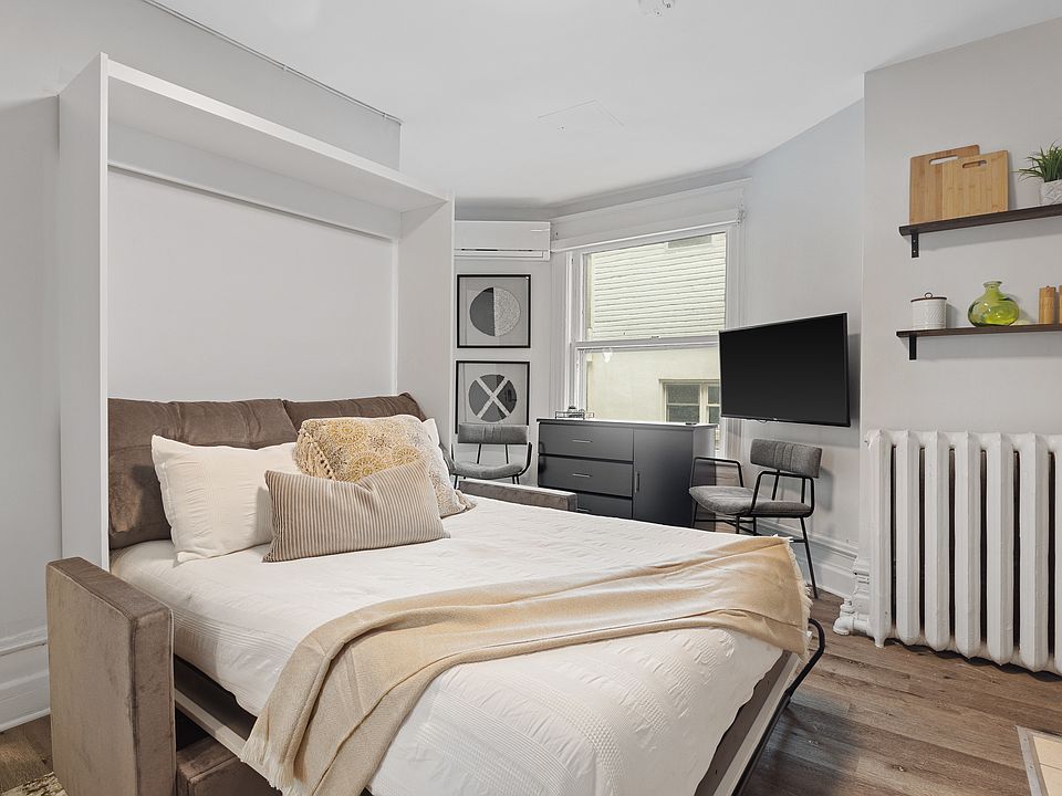 1st image of 95 Henderson Ave #302