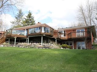 11570 Sumpter Rd, South lyon, MI 48178