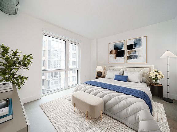 4th image of 339 W 38th St #19A