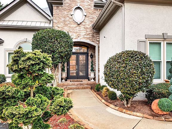 3rd image of 461 Schofield Dr