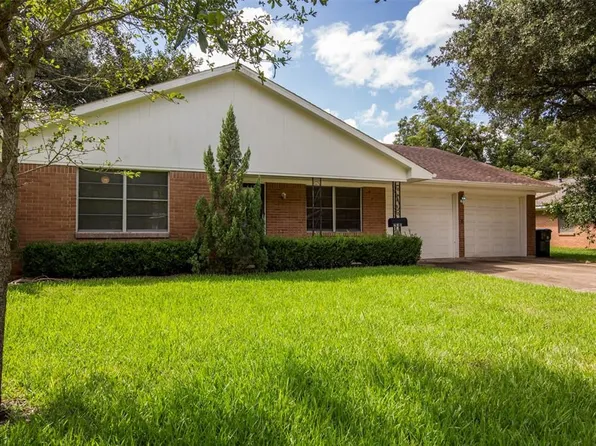 530 Alcorn St, Sugar Land, TX 77478