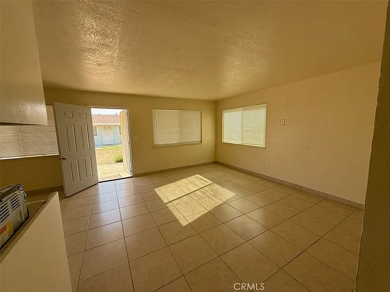 9120 G Ave #B — Photo 4