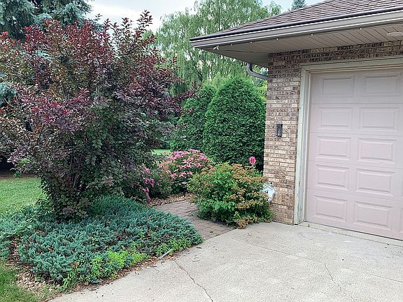 5th image of 814 Viking Cir