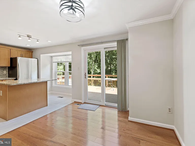 10511 Smithy Ct — Photo 9