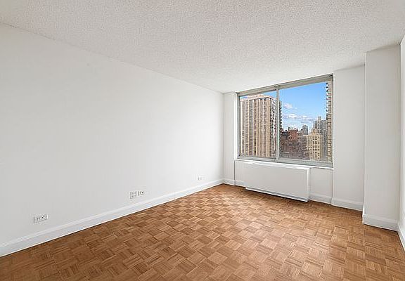 5th image of 404 E 79th St APT 22E