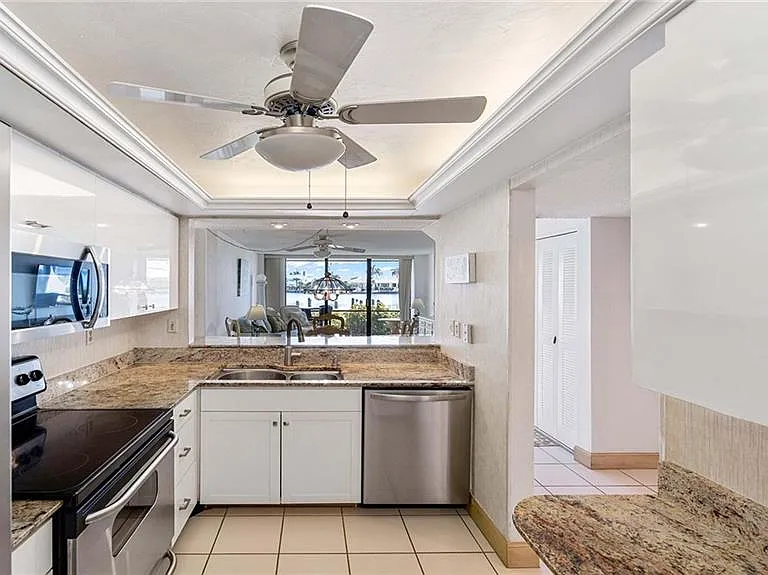 601 Seaview Ct #C106 — Photo 8
