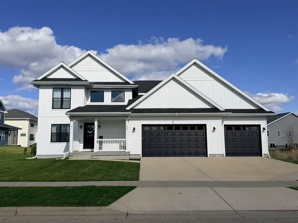 1381 N Pine St, Sun Prairie, WI 53590