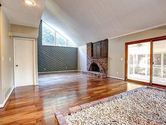3rd image of 8610 Colony Club Dr