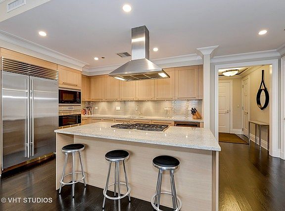 5th image of 2550 N Lakeview Ave Unit S1303