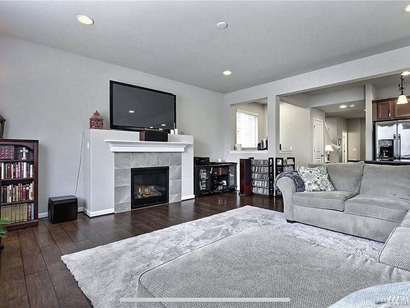 4th image of 8823 Jayden St NE